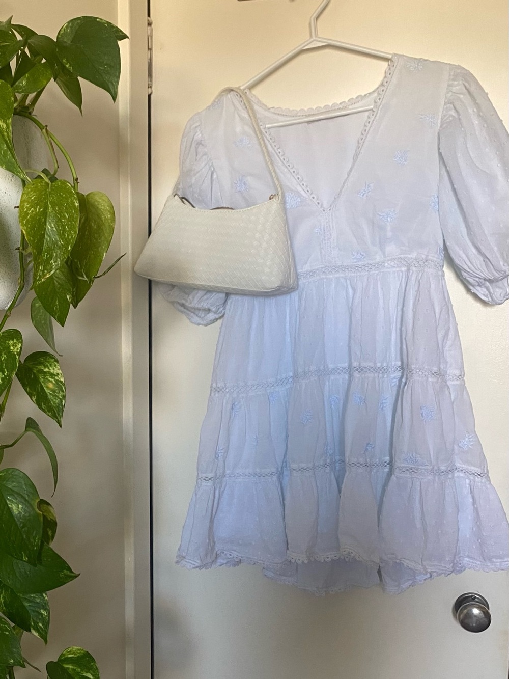 Women’s Abercrombie & Fitch White Eyelet Tiered Mini Dress